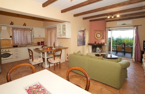 Kaligata Villa | Luxury 3 Bedroom Villa Located In Kaligata, with private pool, near the sea,WIFI