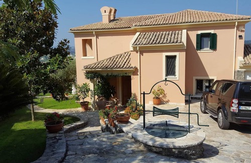 Limni Villa | Luxury 4 Bedroom Villa 'Still Waters' | KOMMENO | 'Prestige Collection'