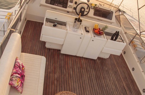 Glyfada Boat Rental | LUXURY MOTOR YACHT POSILLIPO TECHNEMA 64ft !
