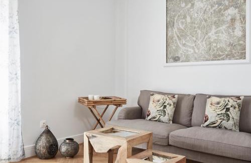 Mousio Apartment | Luxury n Chic Athens Museum Apt