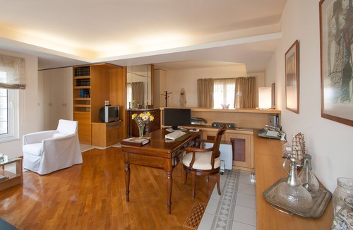 Skiathos Town Apartment | Luxury part of Villa for 6 residents