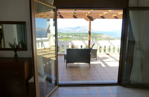 Apokoronas Villa | Luxury spacious villa, spectacular sea and mountain views, large private pool.