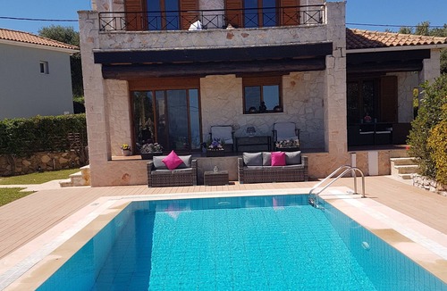 Tragaki Villa | Luxury villa - 3 bedrooms, 3 bathrooms, sleeps 6