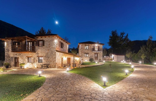 Kalavrita Villa | Luxury villas ideal for families - just 25 minutes from ski center of Kalavrita.
