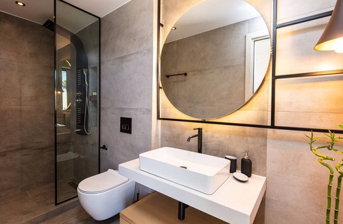 Pigi Villa | Luxury Villas - Steps to Local Amenities w Nearby Beach!
