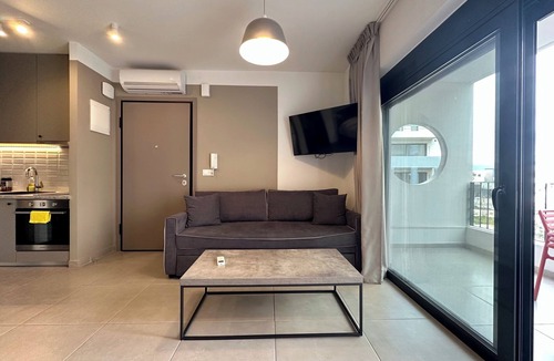 Petralona Apartment | M & M 5 in the city