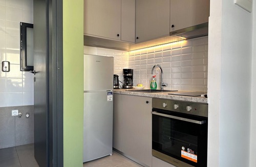 Petralona Apartment | M & M 9 IN THE CITY
