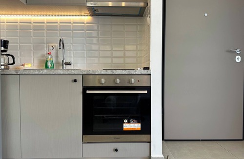 Petralona Apartment | M & M 9 IN THE CITY