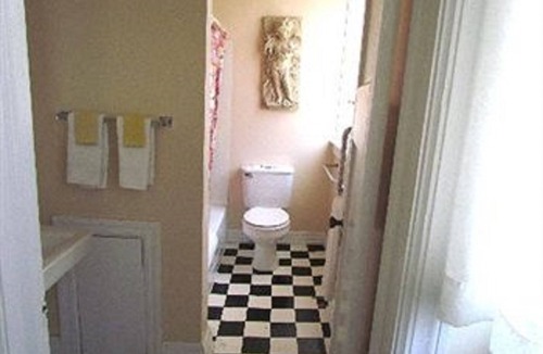 Narrows Hotel | MacArthur Inn