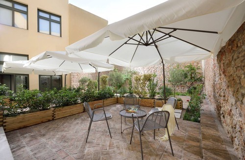 Thissio Villa | Magnificent Athens Villa | 1 Bedroom | Villa Aizen | Garden View | Ground Floor.