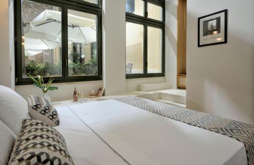 Thissio Villa | Magnificent Athens Villa 1 Bedroom Villa Aizen Garden View Ground Floor Platia Agion Asomaton