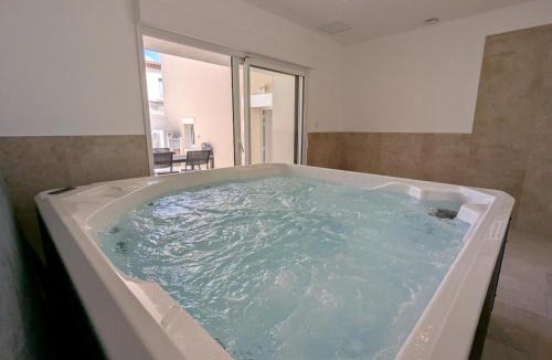 Saint-Simon House | Maison avec climatisation au cœur du village - 6 pers. - FR-1-653-290