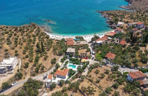 East Mani Villa | Mani Luxury Villa with Private Pool