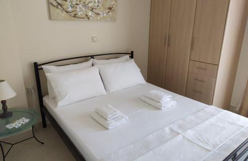 Anatolikos Sinikismos Apartment | Maridina's seaside apartment!
