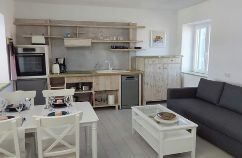 Zefiria House | Marven´s Apartment