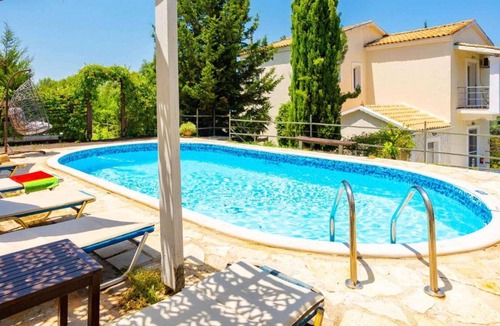 Sfakera Villa | Mavrikia, 4 bedrooms and a pool.
