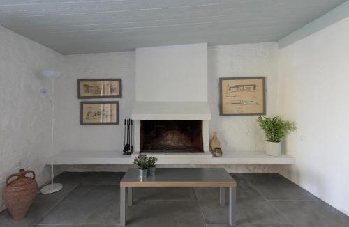 Bralos House | Megara sur Mer