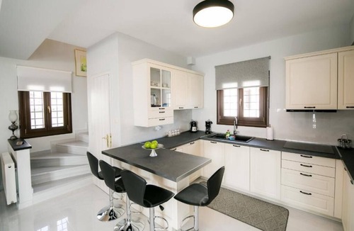 Koropi Villa | Mermaid Beachfront Villa in lovely Koropi