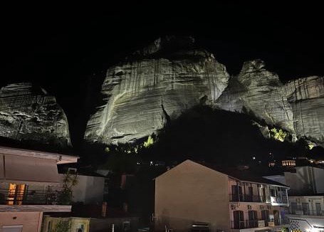 Kalambaka House | Meteora Gold and Glass