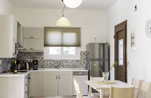 Agios Georgios Pagon House | Miltiadis Apartments