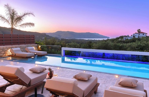 Filaki Villa | Minoas Villa | Heated Pool | 10 guests