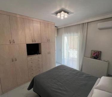 Agios Dimitrios Apartment | Modern and comfortable apartment 5km from center