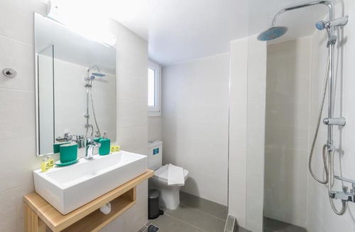 Athens City Centre Apartment | Modern Apartment In City Center 100m from metro