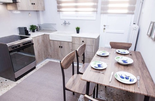 Ampelokipoi Apartment | Modern beauty in central area