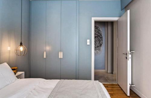 Makrigianni Apartment | Modern Design Acropolis Flat