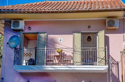 Koutsi Apartment | Modern Haven in Historic Loggos