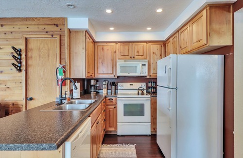 Brian Head Condo | Mountain Hideaway Condo Across the Street from Giant Steps
