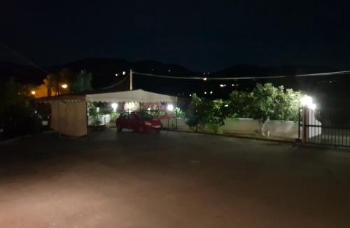Doukades House | Mountain View House
