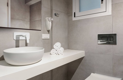 Kerion Hotel | Myzith Luxury Suites
