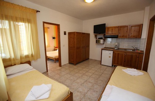 Chrisi Akti Apartment | Nama Apartments