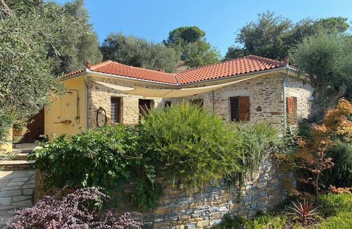 Kali Vrysi Cottage | Nature cottage in authentic Greek surroundings. Pelion Peninsula.