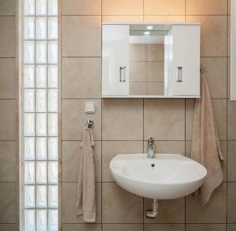 Voies Apartment | Neapolis Oasis - Lower House
