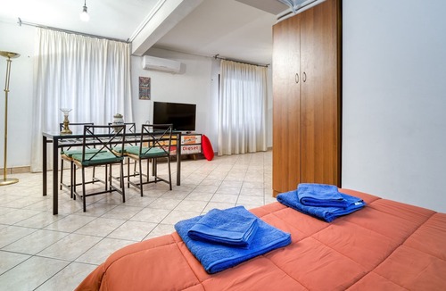 Ampelokipoi Apartment | Near metro apartment