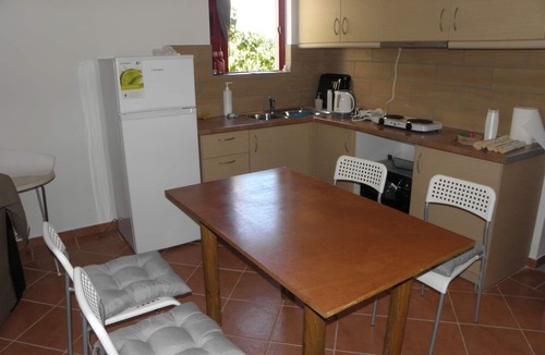Spata-Artemida House | nemhouses near the airport of Athens and the sea