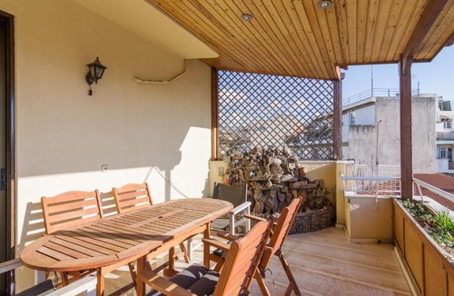 Mets Apartment | Neoclassical 122sqm Apartment under Acropolis