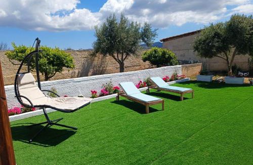 Anavyssos House | New Olivka House