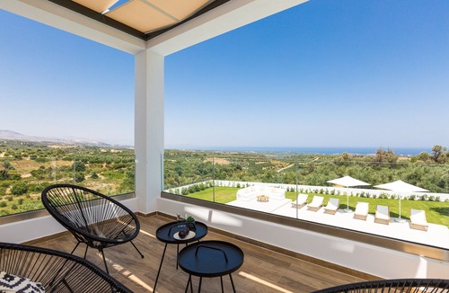Skouloufia Villa | New Spacious Villa With Stunning views
