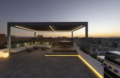 Kinosargous Apartment | NEW STUNNING PENTHOUSE W/SPECTACULAR VISTAS!