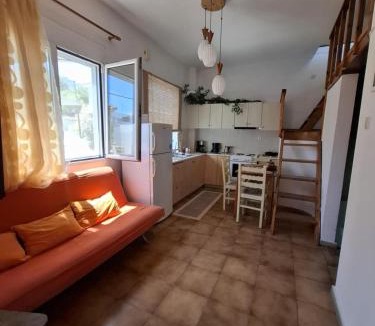 Vrontados Apartment | Not quite a treehouse
