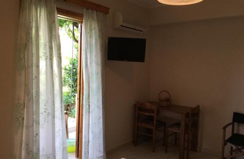 Tsoukaladhes Apartment | ntinas house
