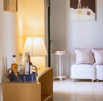 Aegina Town House | Oikia Ouranou