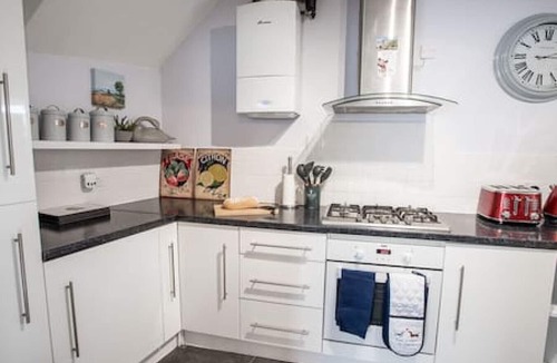 Combe Down House | Old Bakery Cottage in Bath - 3 Bedroom, Free