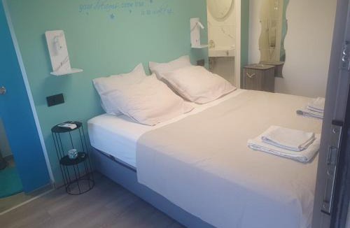 Kokkinon Khorion Bed & Breakfast | old zorbas place