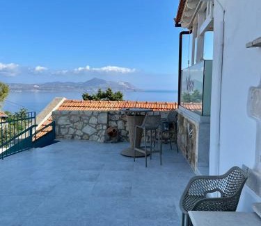 Kokkinon Khorion Bed & Breakfast | old zorbas place
