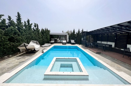 Anavyssos Villa | Olivujoj Villajoj -Deluxe Villa with Detached Pool House in the Athenian Riviera