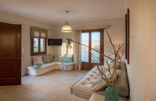 Agios Prokopios Apartment | One-Bedroom Apt with Side Sea View, Ground Floor - Gratsias Luxury Apartments